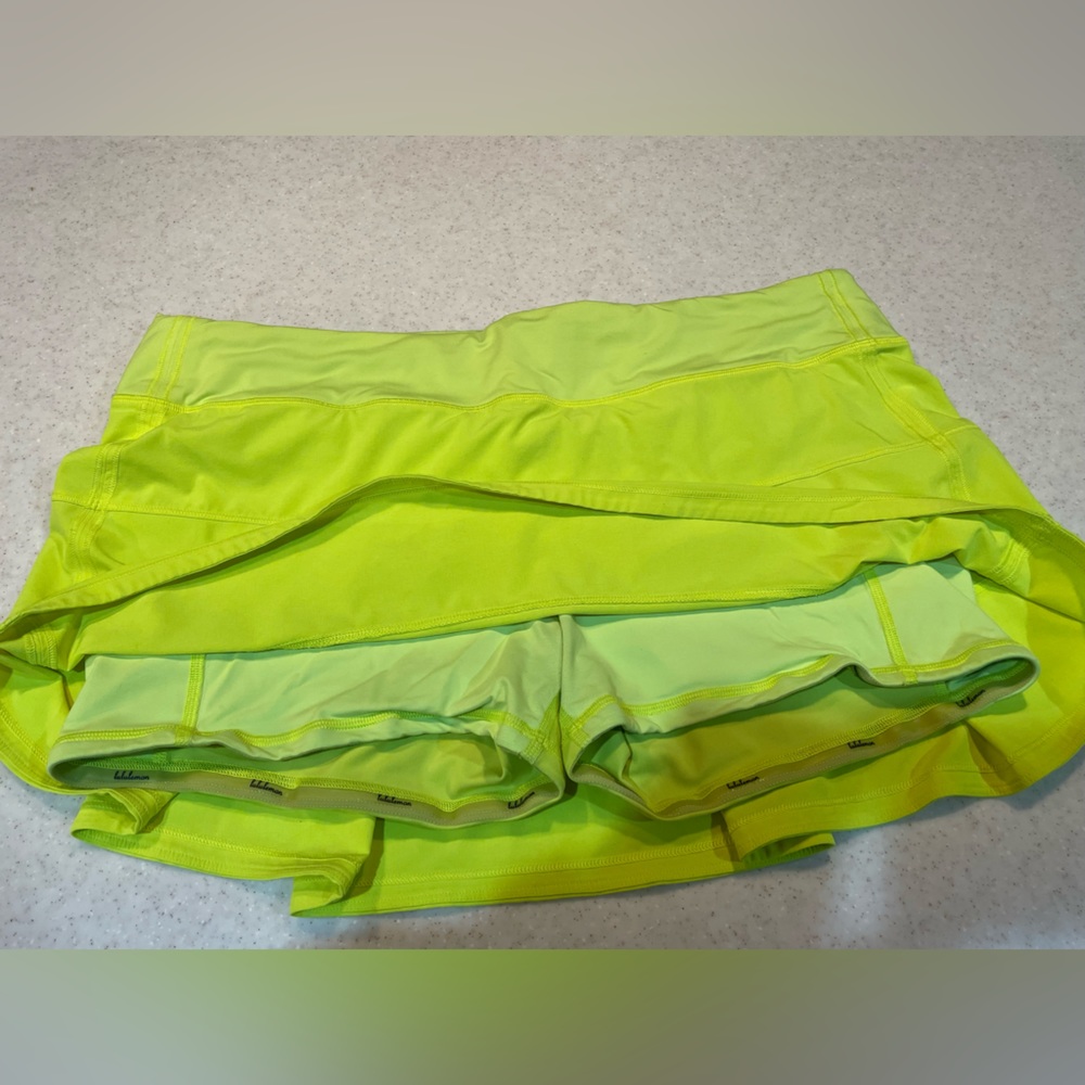 Lululemon Pace Rival mid rise skirt in Highlight Yellow size 14